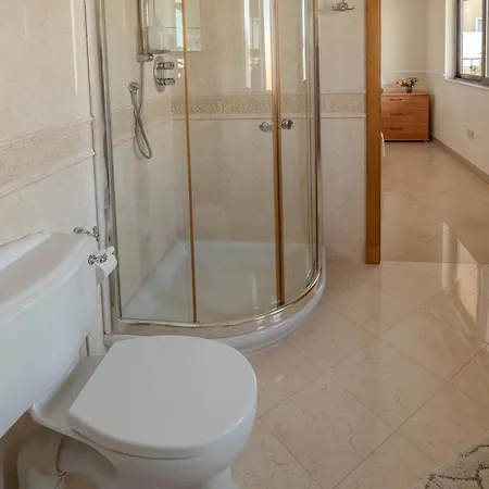 Aloe Vera Penthouse Corner