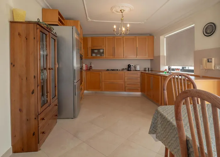 Aloe Vera Penthouse Corner Is-Sellum