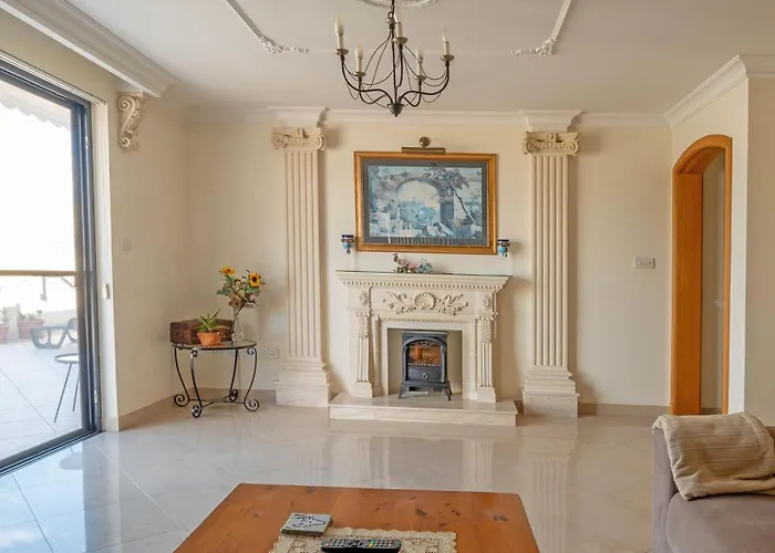 Aloe Vera Penthouse Corner