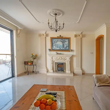 Aloe Vera Penthouse Corner